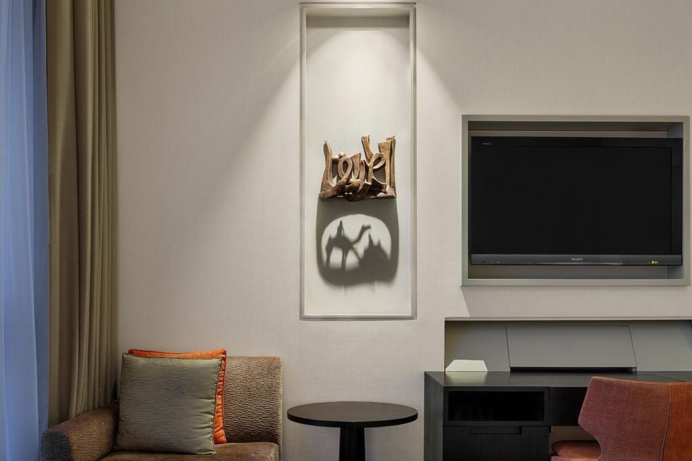 Le Meridien City Centre Bahrain Manama Exterior foto A wall niche with a sculpture