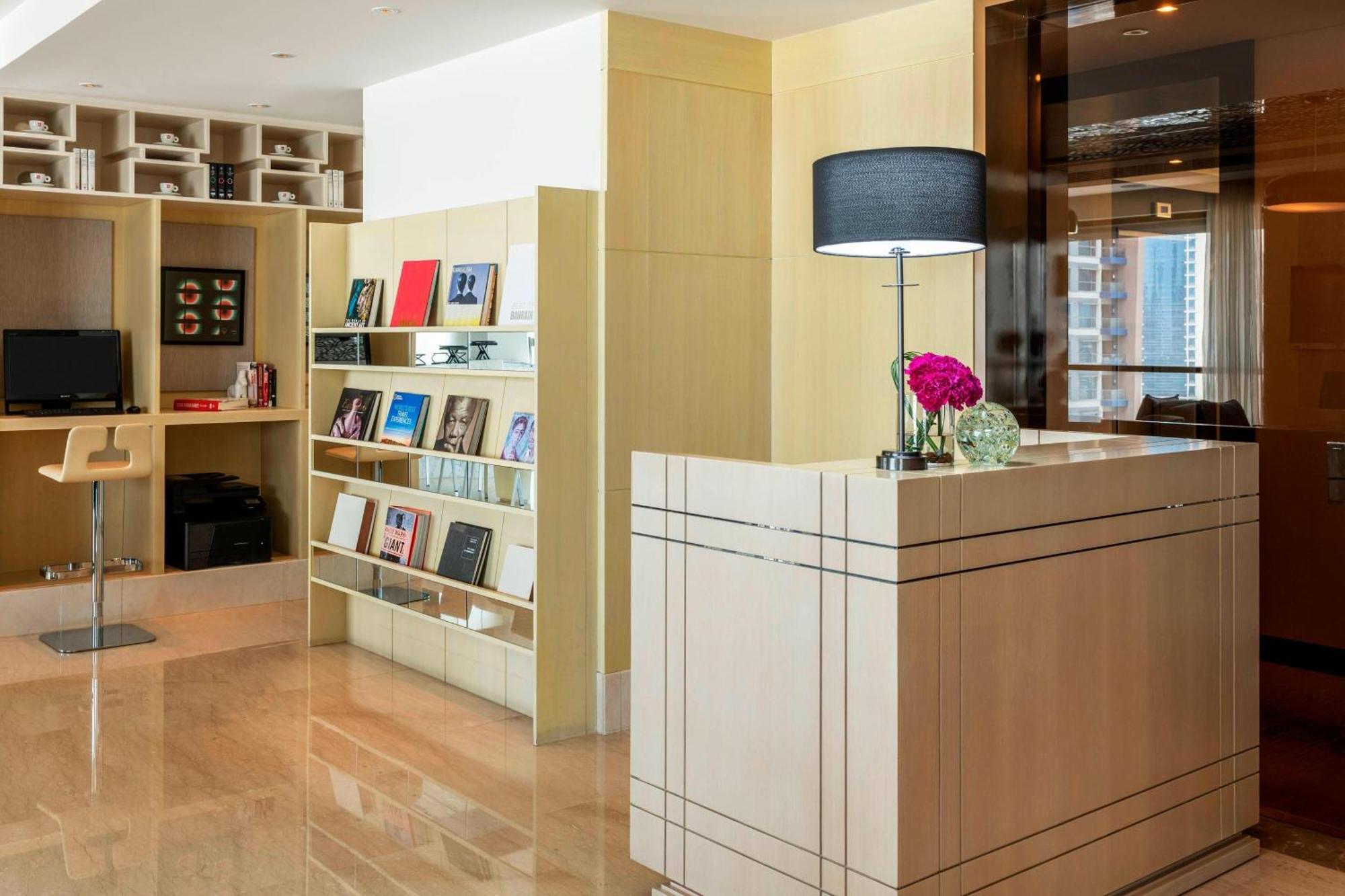 Le Meridien City Centre Bahrain Manama Exterior foto Reception area